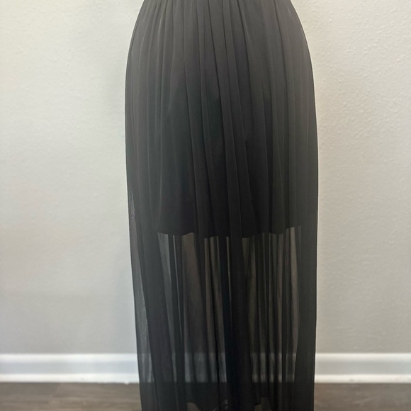 Morgan & Co Black Pleated Halter Gown - Picture 2 of 13